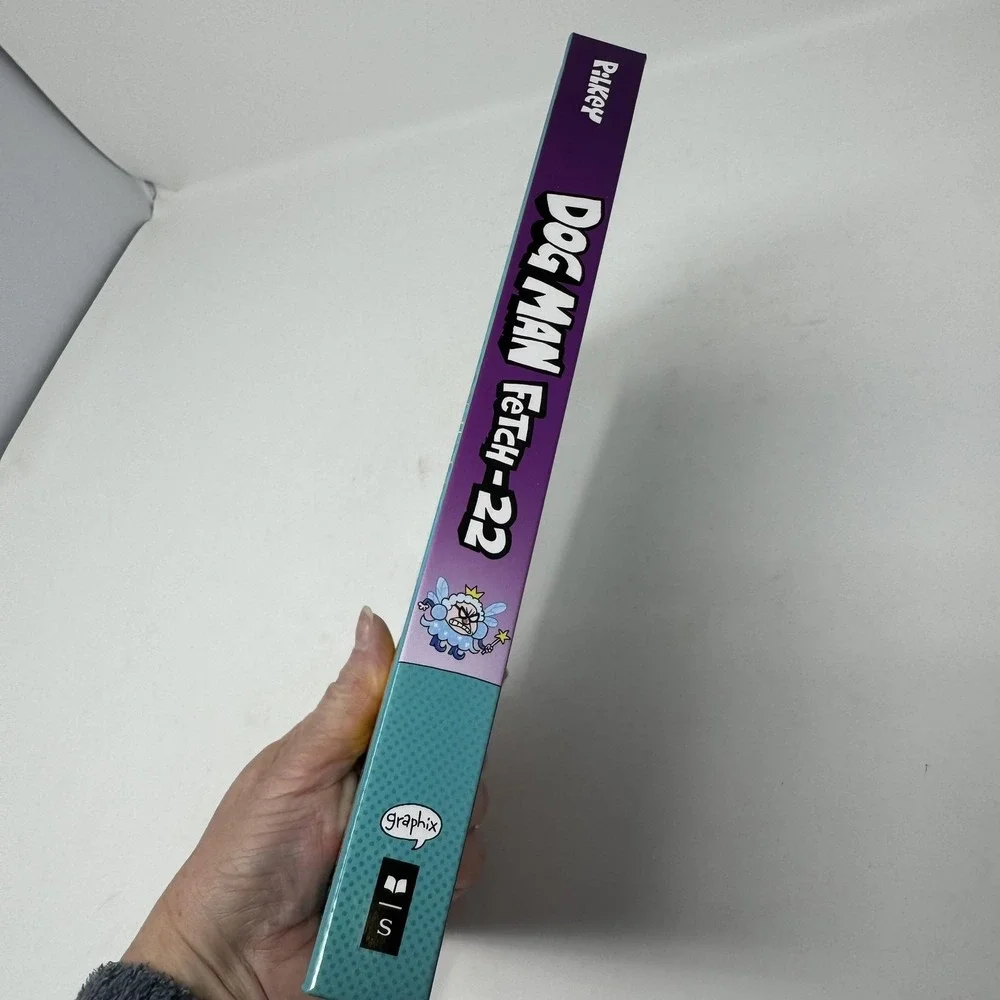 Dog Man Fetch-22‎ Dav Pilkey Scholastic Blue HC Kids Graphic Novel Humor Comics